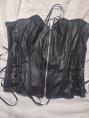 Source Unknown Black Faux Leather Corset Top with Front Zipper